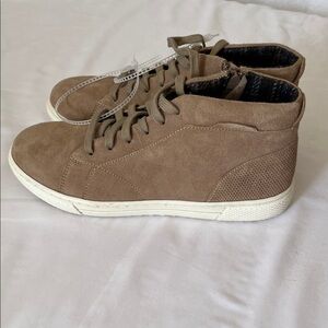 Steve Madden Tan High-Top Sneakers